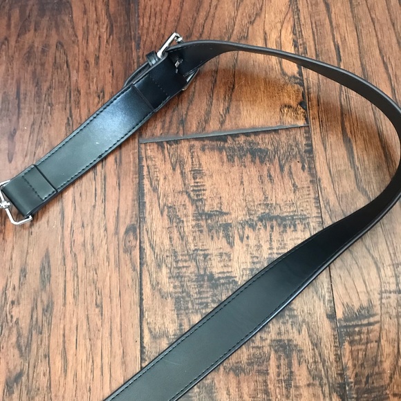 EUC black crossbody purse with tassel closure - Picture 5 of 7